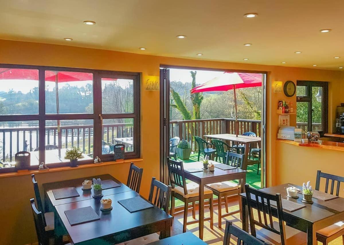 Garnffrwd Park Hotel Llanddarog ภายนอก รูปภาพ