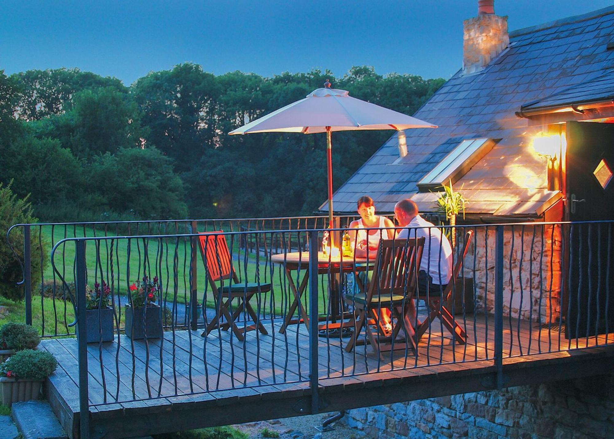 Garnffrwd Park Hotel Llanddarog ภายนอก รูปภาพ